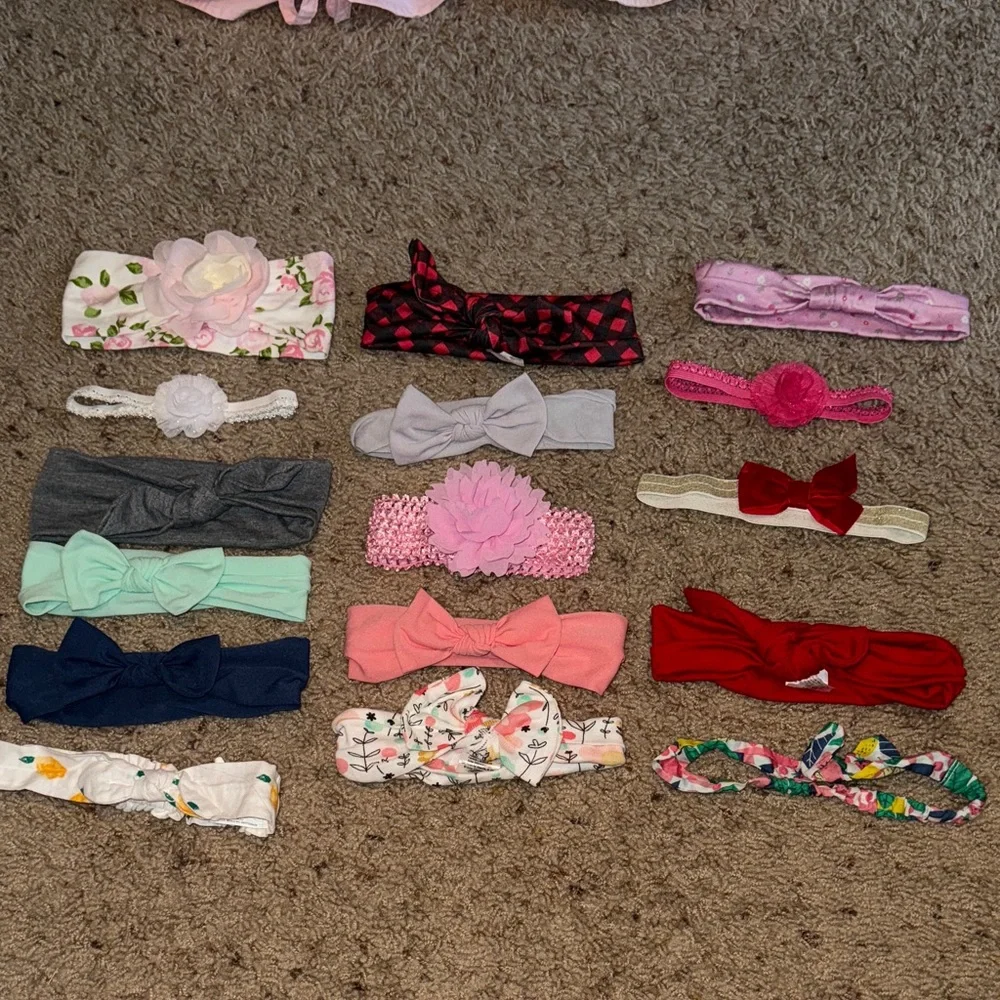 Newborn Assorted Hats And Headbands 16 Headbands 4 Hats (2 Hats For 9 Months)